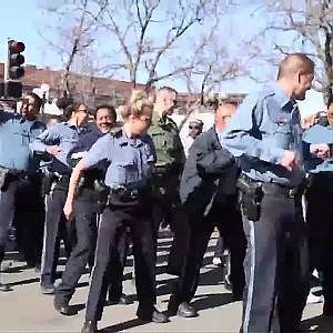Kansas City Police Flash Mob Surprises Crowd With 'Electric' Dance - YouTube