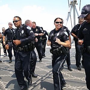 North Charleston Police Running Man Challenge - YouTube