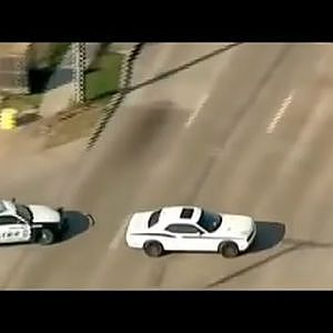 Dodge Challenger Police Chase - YouTube