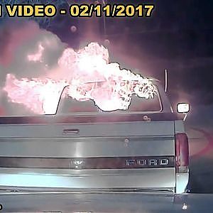 Dashcam video shows a burning car, Texas - YouTube