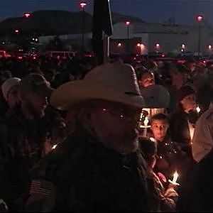 Vigil for Slain Arizona Police Officer - YouTube