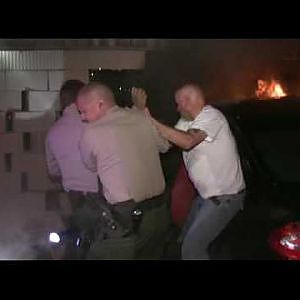 Driver rescued from burning car in Palmdale - YouTube