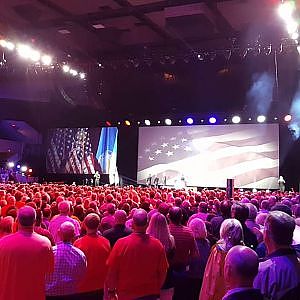 Carlton Smith sings the National Anthem at the NRA Annual Meetings and Exhibits - YouTube