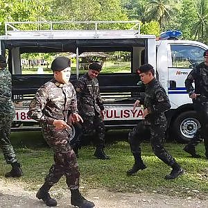 Philippines Elite Police PNP-SAF Running Man Challenge - YouTube