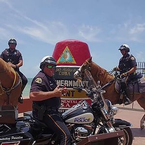 Key West Police Department Takes on the Running Man Challenge - YouTube