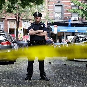 Suspect Dead, Marshals and Cop Wounded in NYC - YouTube