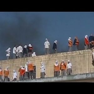 4 dead, 2 decapitated in Brazil prison riots - YouTube