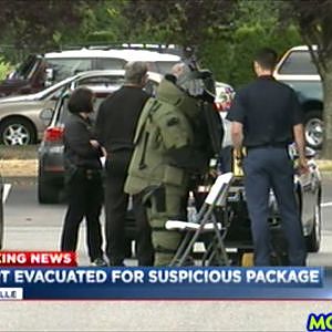 Video Shows Bomb Squad Explode "Suspicious Package" Outside Marysville Courthouse - YouTube