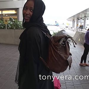 Religious muslim woman making terrorist threats at LAX, LAXPD and LAPD call  FBI - YouTube