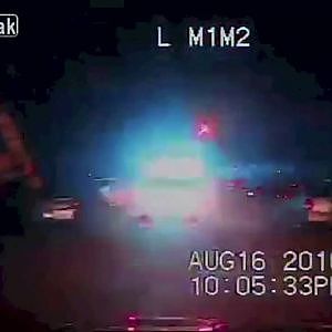 DASHCAM SHOWS SHOTS FIRED AT OFFICERS BY SUSPECTED CARJACKER IN CHICAGO - YouTube