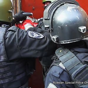 Russian Special Police OMON vs Illegal Bankers - Armored Building - Tactical SPETSNAZ Action - YouTube