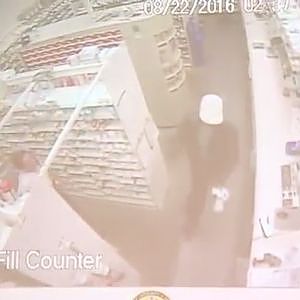 Surveillance cameras capture fatal police shooting at Hamilton, Ohio Walgreens - YouTube