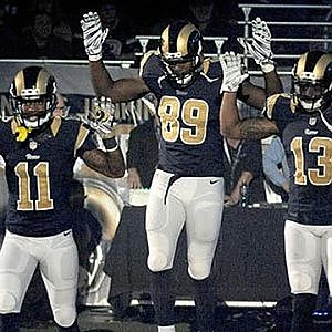 St. Louis Police Group Criticizes Rams Players - YouTube