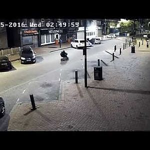Burglary suspect makes getaway on mobility scooter in Dagenham - YouTube