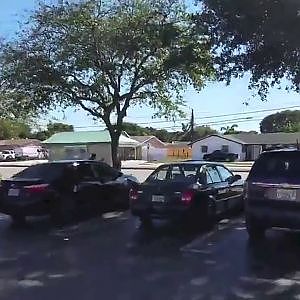 Police Officer Wrestles With Suspect In Parking lot West Palm Beach - YouTube
