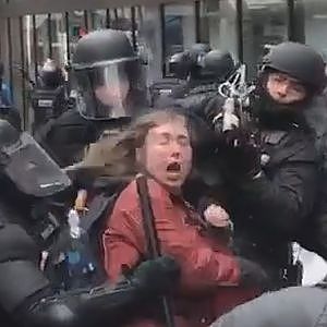 Protester MAYHEM in Portland Oregon - Police arrests  2/20/17 - YouTube