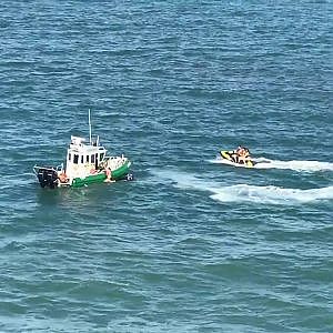 Carnival Magic Cruise ship nearly runs over jet skiers - YouTube